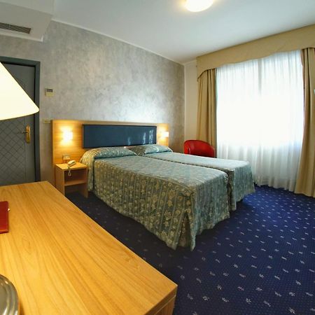 Hotel Le Torrette Galbiate Buitenkant foto