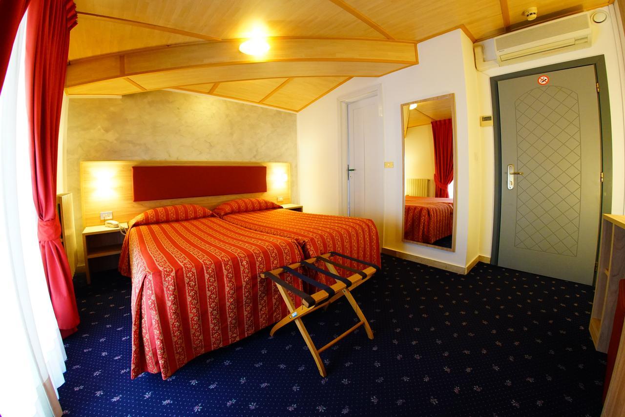 Hotel Le Torrette Galbiate Buitenkant foto