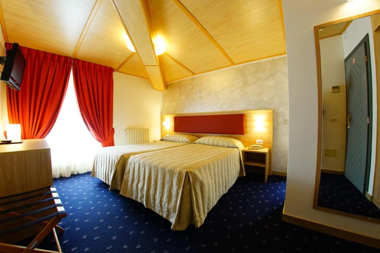 Hotel Le Torrette Galbiate Buitenkant foto